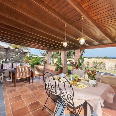 בית נופש Aelia Sea View גנאדי